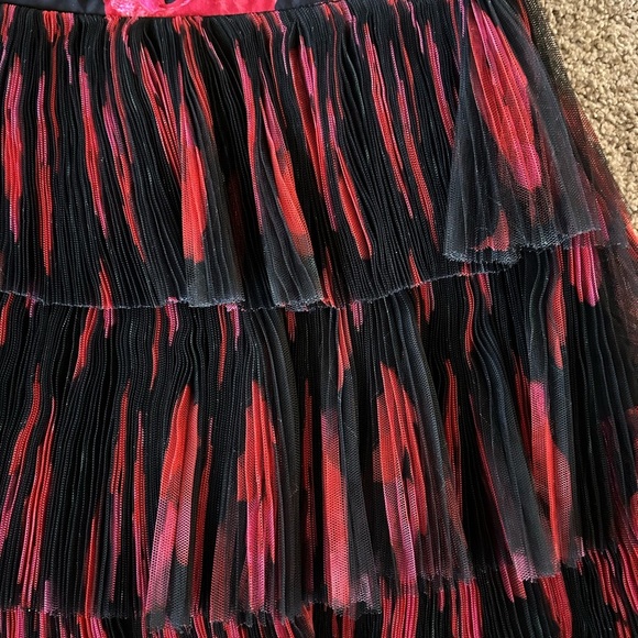 Hutch by Anthropologie tiered mini skirt. Layers of tulle. Elastic waist. Large - Picture 5 of 14